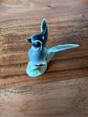 Vintage tiny hand-painted ceramic or porcelain quail figurine